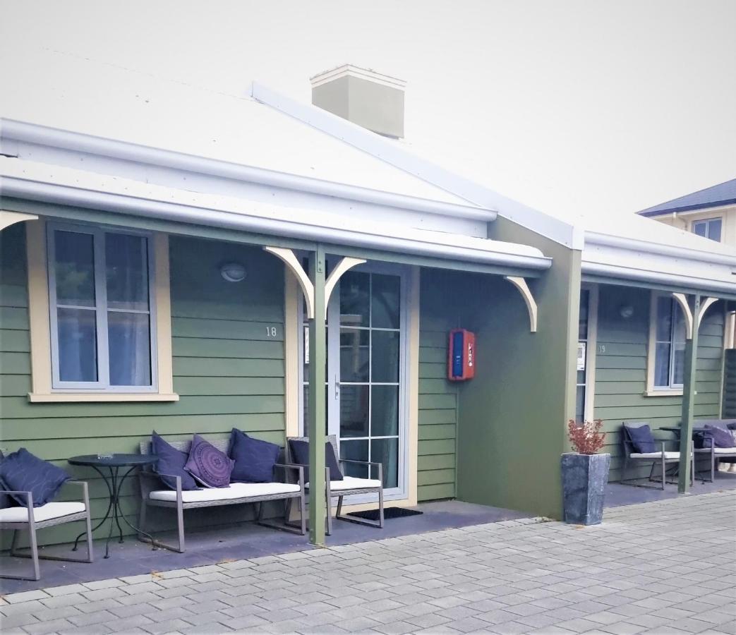 The Mews Oamaru Motel Eksteriør billede